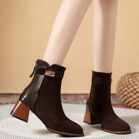 bota-feminina-de-couro-com-salto-europe-4393985 - Kabani