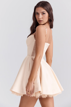 Vestido Curto Zavv Ivanna - Dupla Camada