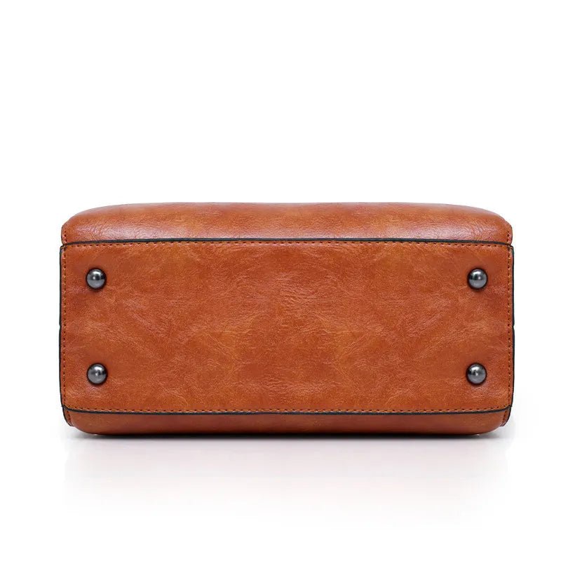 kit-premium-em-couro-genuino-bolsa-carteira-carteira-de-mao-necessaire-de-brinde-1505942 - Kabani