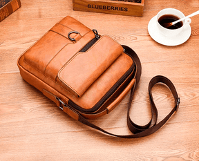mochila-de-ombro-em-couro-genuino-couropremium-bag-3676605 - Kabani