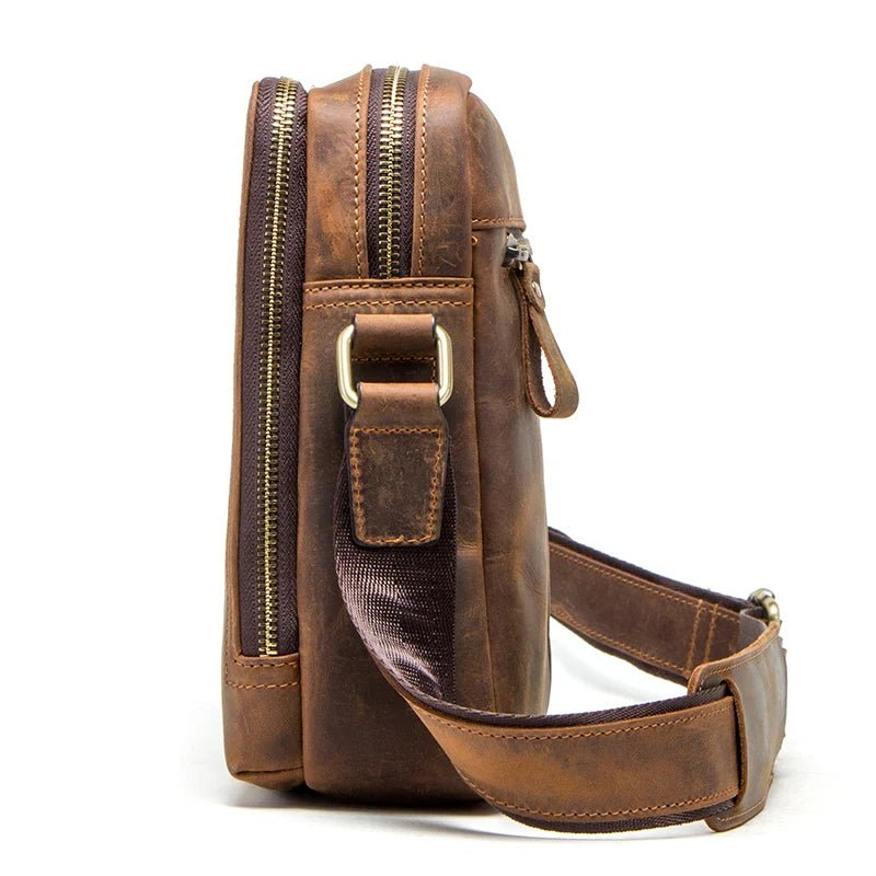 mochila-em-couro-genuino-contacts-premium-7529839 - Kabani